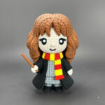 Hermione Amigurumi 3D - Boneco Estilo Crochê